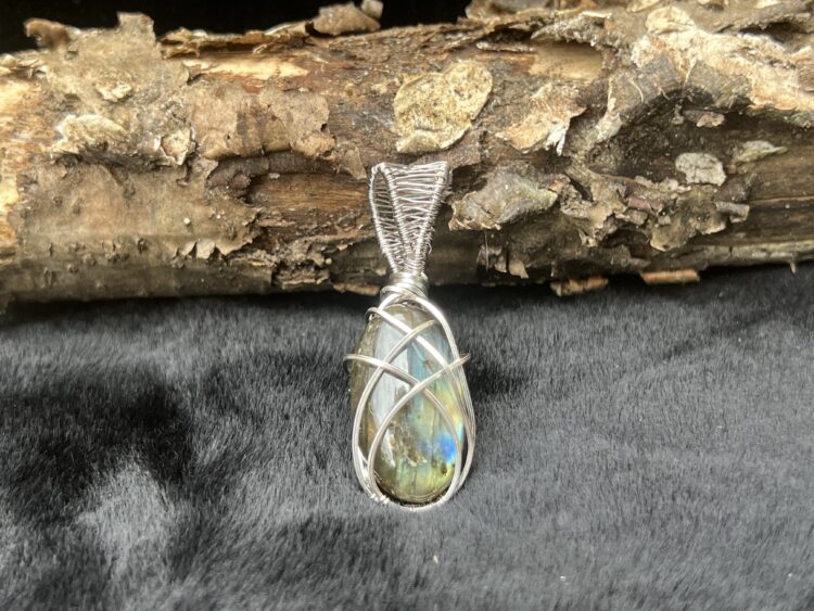 Labradorite pendant - Image 2